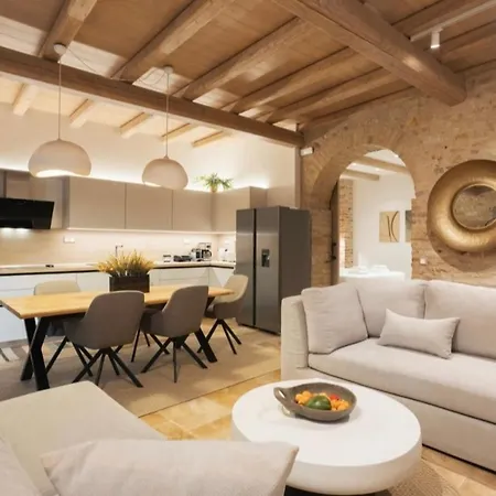 Arco Segreto Apartment, Old Town *